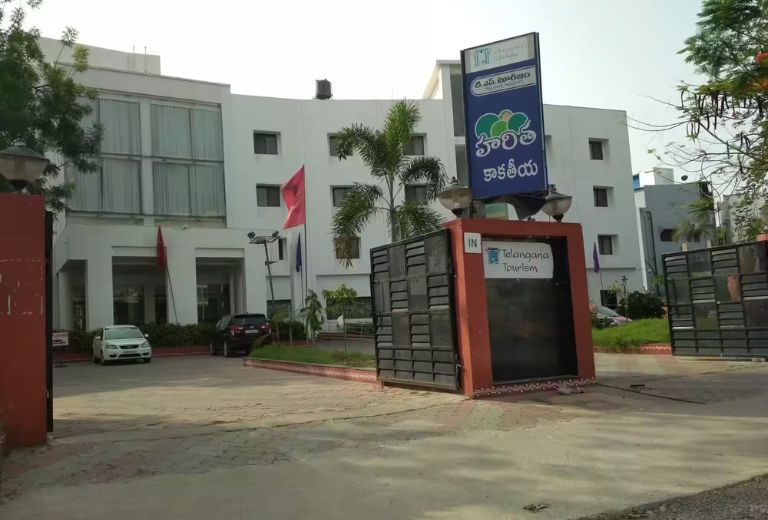 Nature's Retreat: Experience Tranquility at Warangal's Kakatiya Haritha Hotel